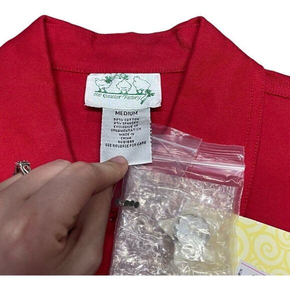 Quacker Factory Denim Jacket Red Stars Medium NEW Fourth Of July Patriotic Top - Picture 3 of 5